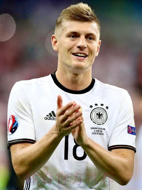 皇马官方:克罗斯耻骨疼痛 伤情有待进一步观察 皇马官方:克罗斯耻骨疼痛 伤情有待进一步观察